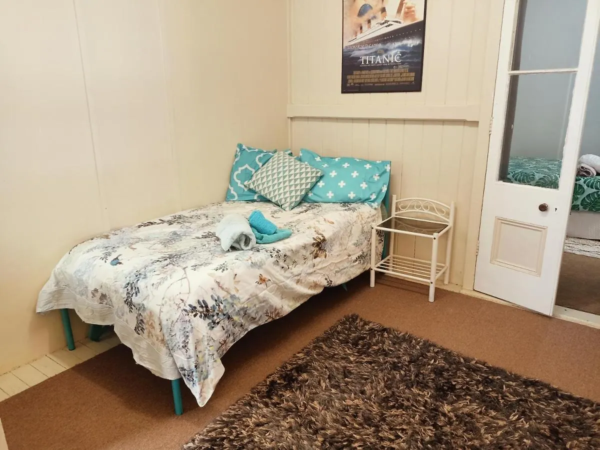 טאונסביל Classic Queenslander Suite 0*,